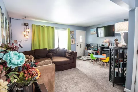613 Winters Eave, Flushing, MI 48433 photo 2