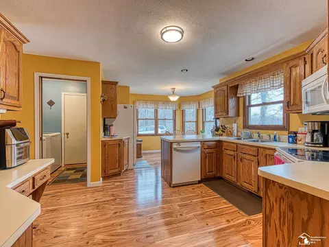 10075 Stevenson, Temperance, MI 48182 photo 3