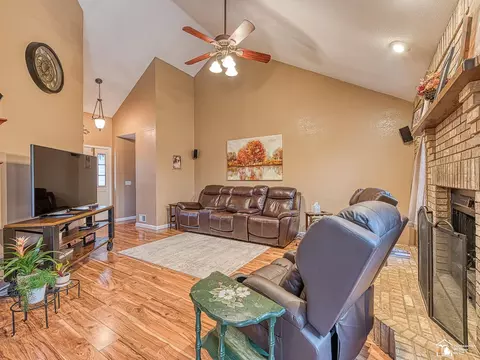 10075 Stevenson, Temperance, MI 48182 photo 5