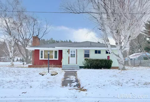 1505 Hollyhock, Ishpeming, MI 49849