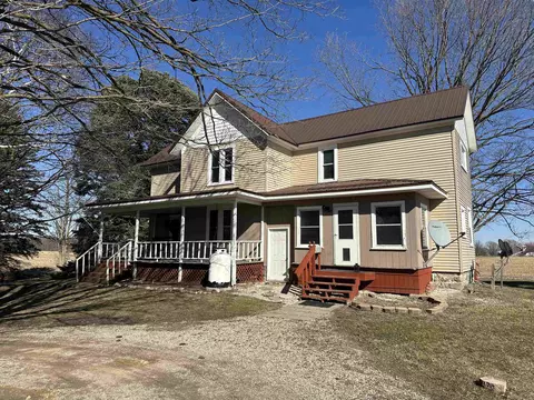 7453 W Centerline, Saint Johns, MI 48879