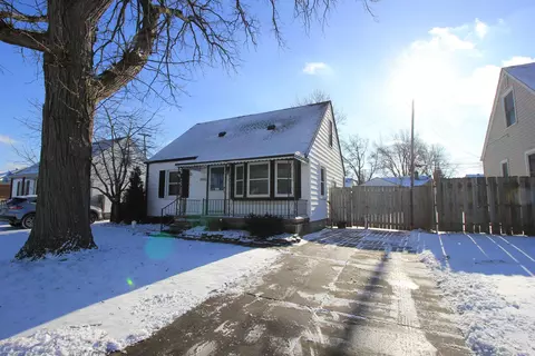 23012 Maxine, Saint Clair Shores, MI 48080