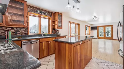 10607 I, Cornell, MI 49818 photo 35