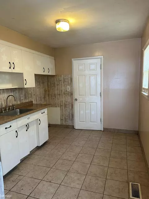 3837 Ivanhoe, Flint, MI 48506 photo 9