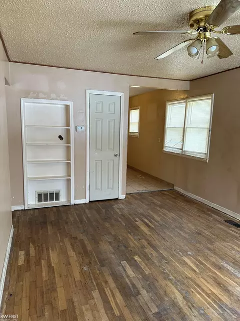 3837 Ivanhoe, Flint, MI 48506 photo 2
