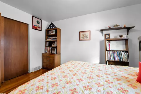 31329 Pinto, Warren, MI 48093 photo 12