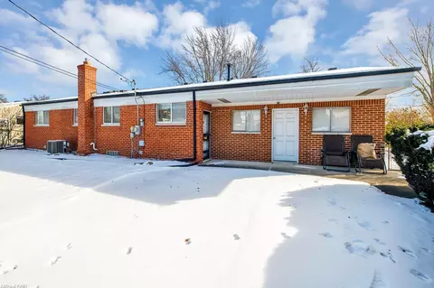 31329 Pinto, Warren, MI 48093 photo 24