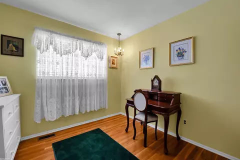 31329 Pinto, Warren, MI 48093 photo 14