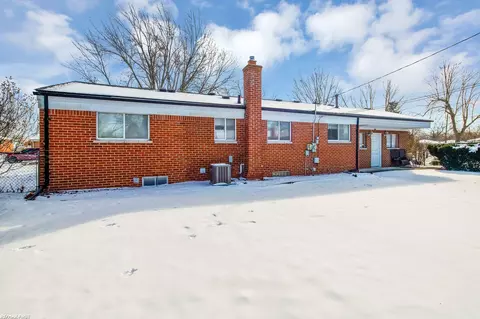 31329 Pinto, Warren, MI 48093 photo 23