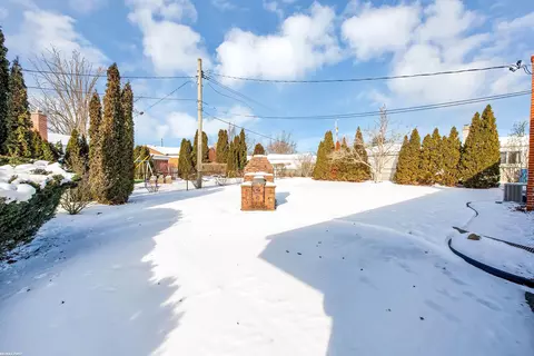 31329 Pinto, Warren, MI 48093 photo 22