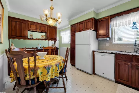 31329 Pinto, Warren, MI 48093 photo 7