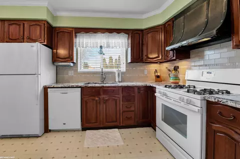 31329 Pinto, Warren, MI 48093 photo 6