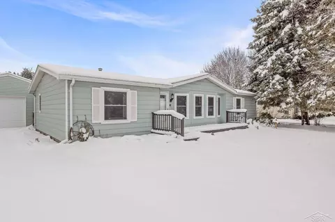 5144 Bertshire Dr, Mount Pleasant, MI 48858