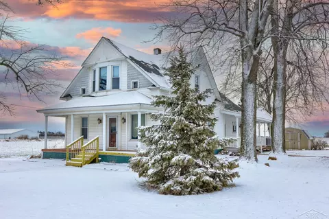 5452 N Portsmouth, Saginaw, MI 48601
