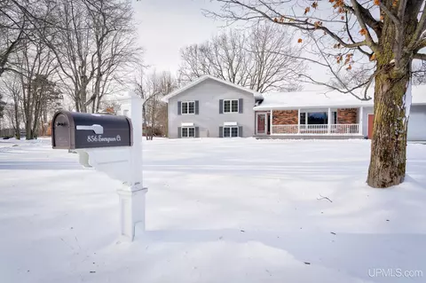 856 Evergreen, Kingsford, MI 49802