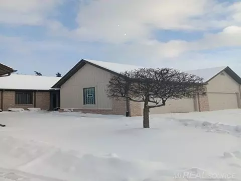 13322 Highland Cir, Sterling Heights, MI 48312