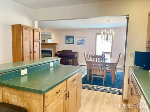 910 S 11th, Escanaba, MI 49829 photo 14
