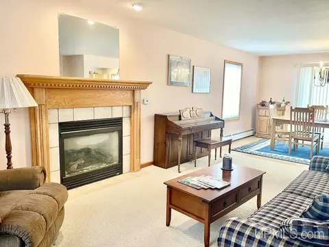 910 S 11th, Escanaba, MI 49829 photo 6