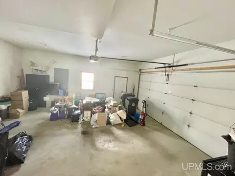 910 S 11th, Escanaba, MI 49829 photo 34