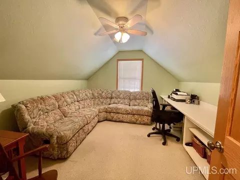 910 S 11th, Escanaba, MI 49829 photo 18