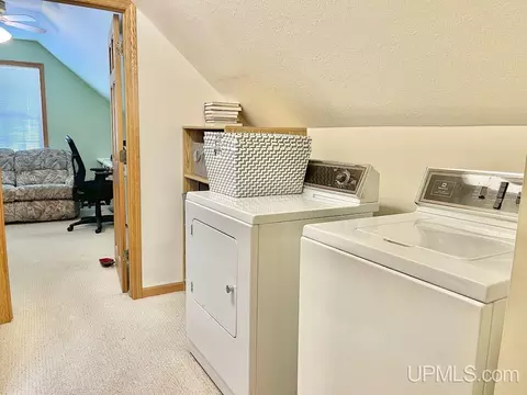 910 S 11th, Escanaba, MI 49829 photo 17
