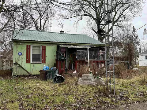 3805 Blackington, Flint, MI 48532