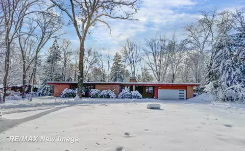 1217 Bayberry, Midland, MI 48640