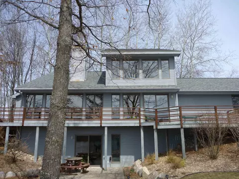 4669 Queens, Gladwin, MI 48624 photo 3