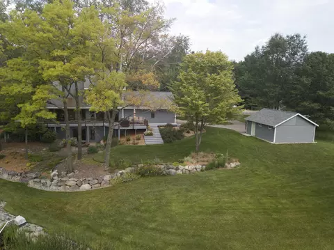 4669 Queens, Gladwin, MI 48624 photo 2