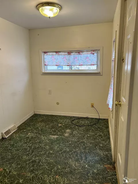 3323 Glendale, Monroe, MI 48162 photo 3