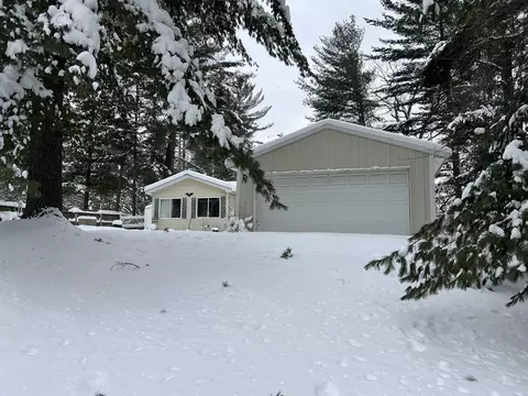 10431 N Finley Lk, Harrison, MI 48625