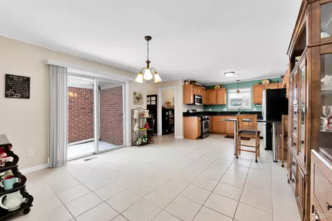 24174 Meadows, Flat Rock, MI 48134 photo 7