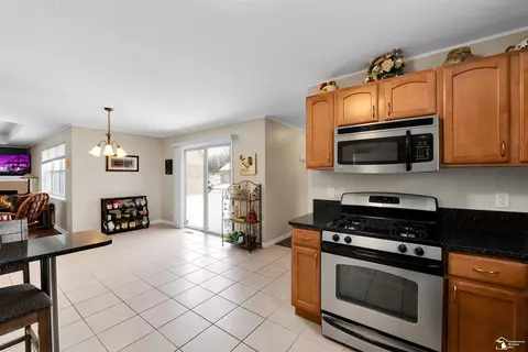 24174 Meadows, Flat Rock, MI 48134 photo 10