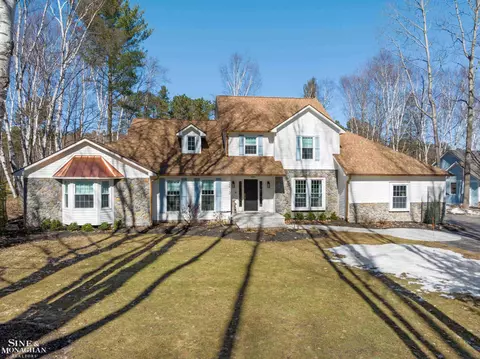 2413 Greenbriar, Harbor Springs, MI 49740