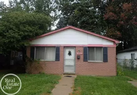 19101 Illinois, Roseville, MI 48066