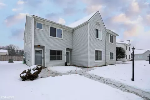 17 Rosebud #26, Mount Clemens, MI 48043