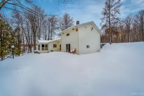 337 S Mesnard, Michigamme, MI 49861