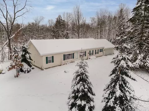 1455 SE County Line, Shepherd, MI 48883 photo 2