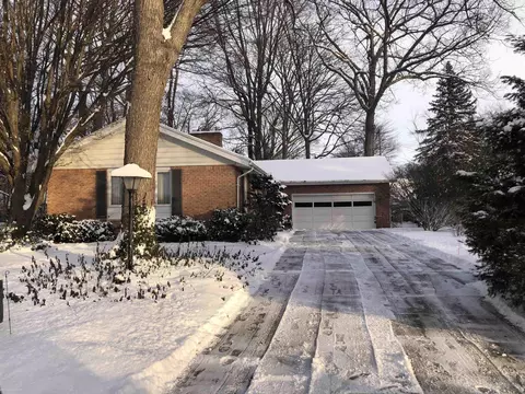 3112 Monticello Dr, Port Huron, MI 48060