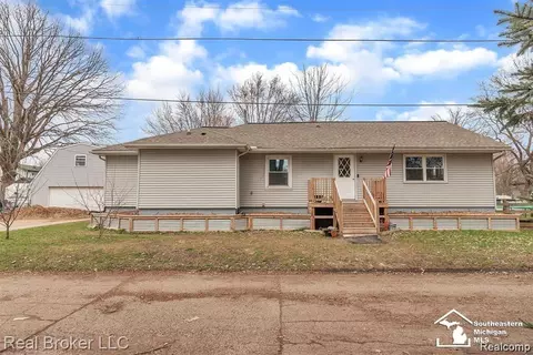 4540 N 5th, Luna Pier, MI 48157