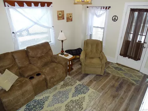 720 Clinton, Adrian, MI 49221 photo 2