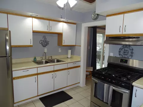 720 Clinton, Adrian, MI 49221 photo 10