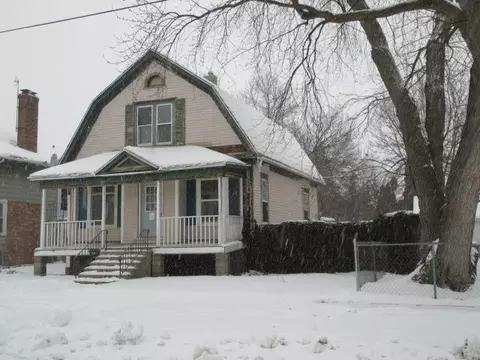 1919 4th, Bay City, MI 48708