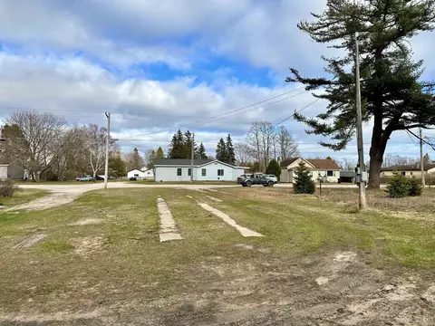 213 N Third, Manistique, MI 49854