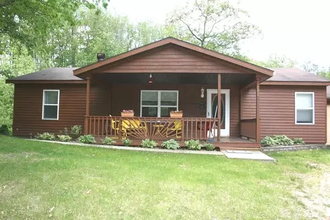 942 S Clare, Harrison, MI 48625 photo 2