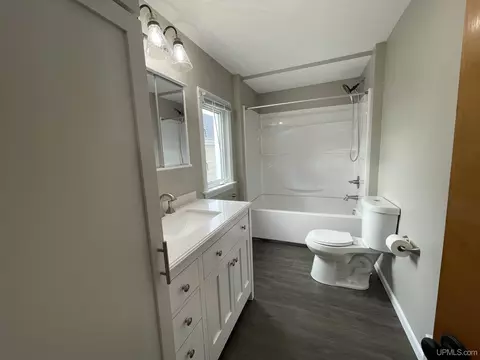 Bath - 533 N 20th, Escanaba, MI 49829 photo 2 of 2