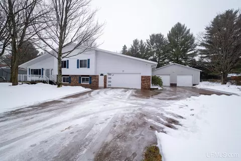 130 Katers, Marquette, MI 49855