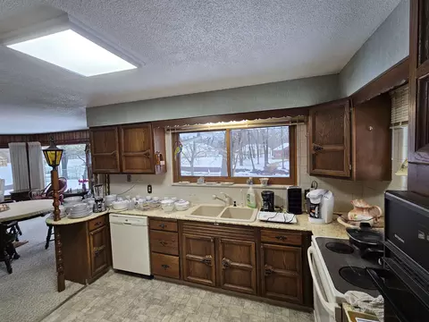 2827 E Kawkawlin Riv, Kawkawlin, MI 48631 photo 7
