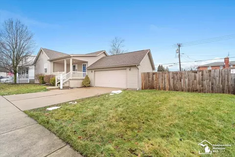 312 Clinton, Wyandotte, MI 48192