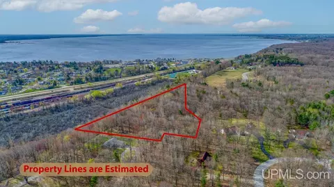 tbd N N Blf, Gladstone, MI 49837